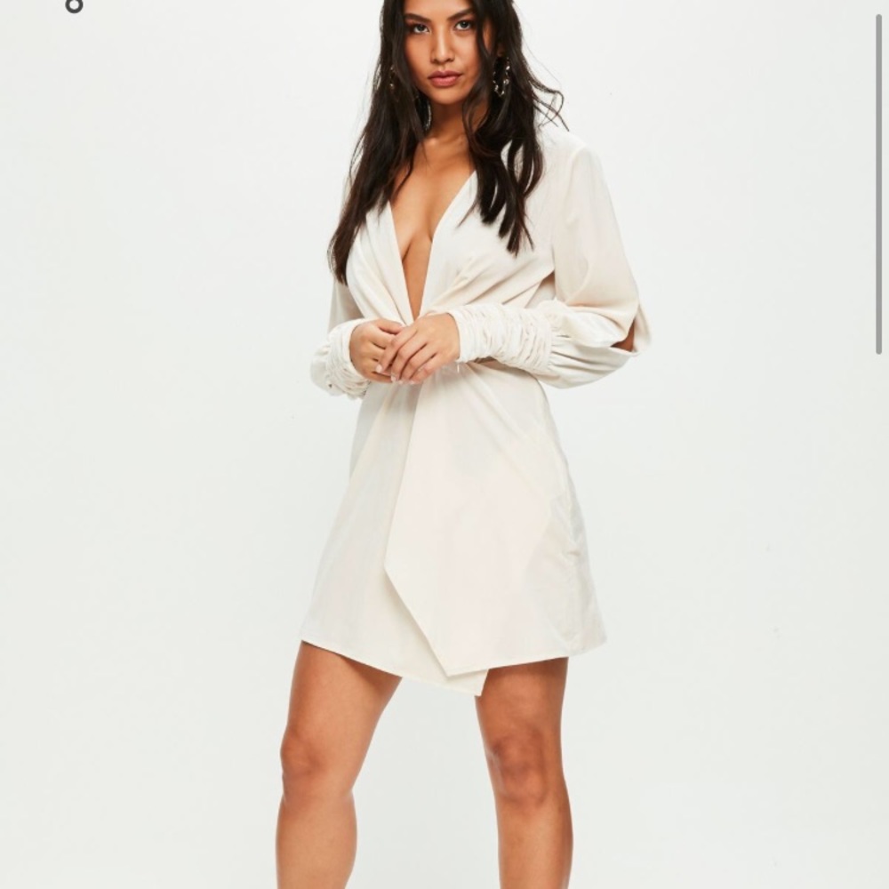 MISSGUIDED. BRAND NEW velvet mini wrap dress